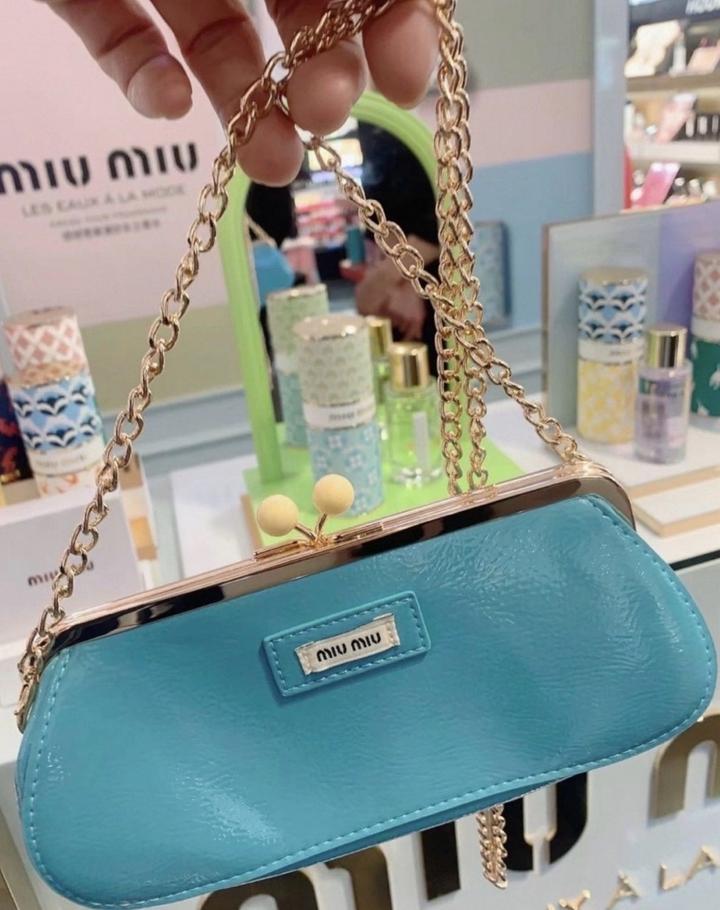 Косметичка клатч MiuMiu Parfums
