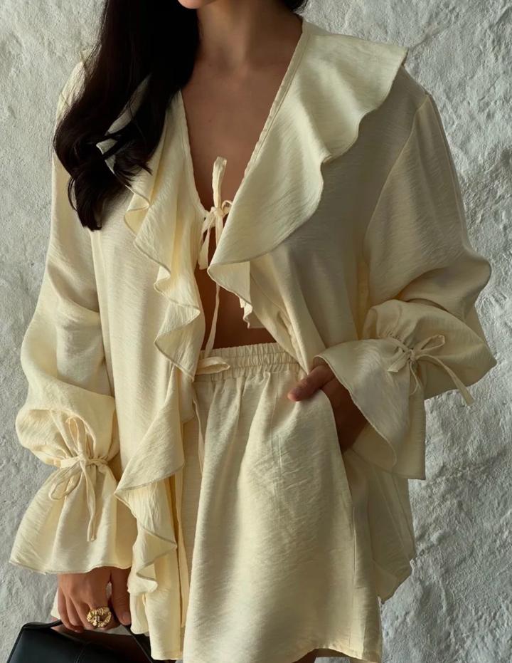 Костюм двойка летний с шортами.