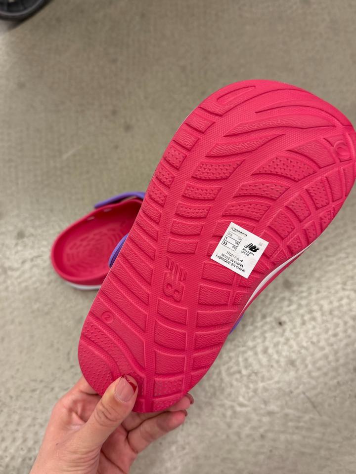 Шлёпанцы new balance
