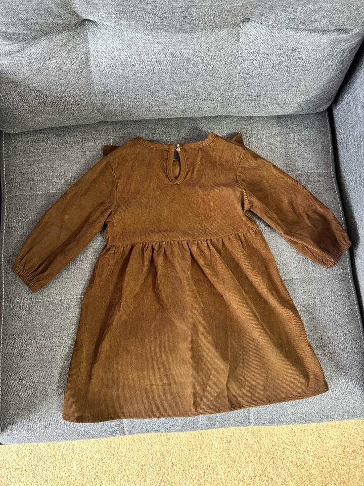 Коричневый платье