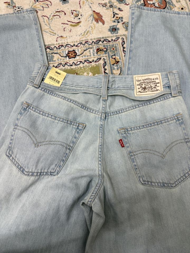 Levis