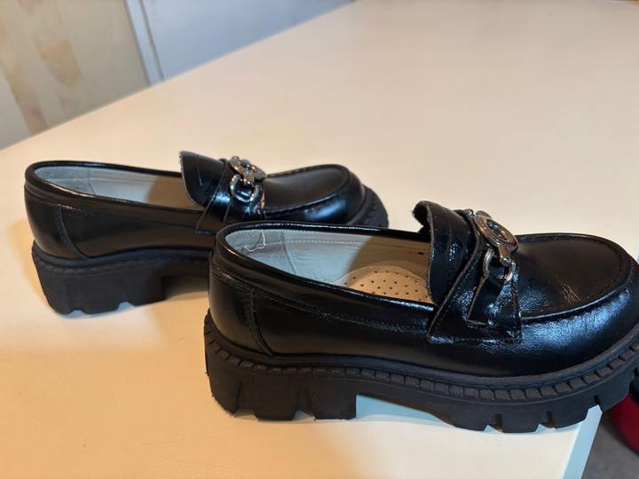 Черные детские лоферы / туфли