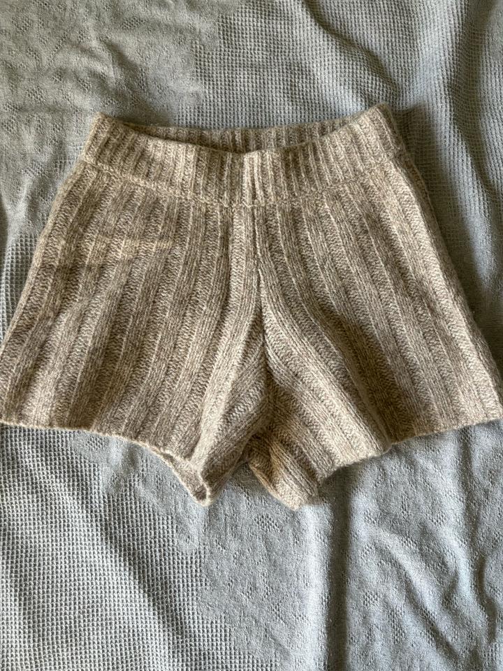 Новые шерстяные шорты без бирки. Зара, на с-м