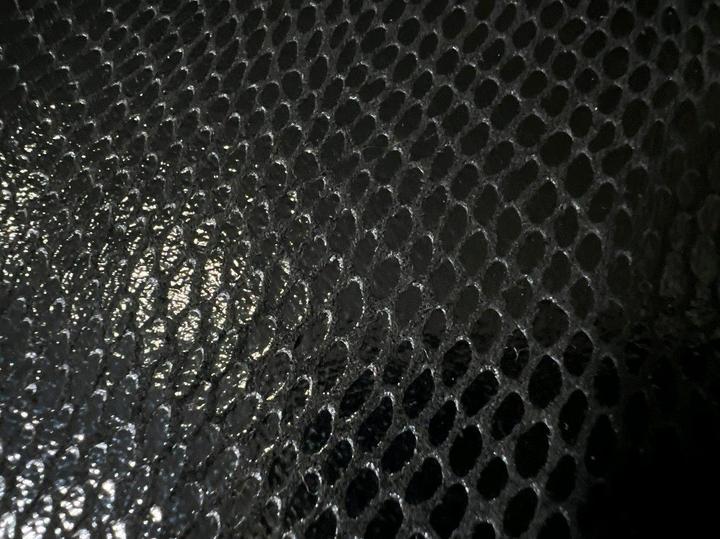 Новая юбка прямая р M L (46) змея чешуя блеск