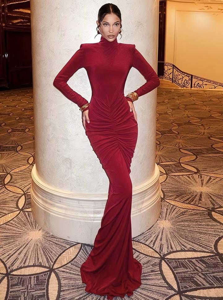 Крссное платье