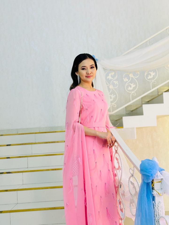 Розовое платье 🌸Лёгкое, нежное и очень элегантное — создаёт красивый образ!