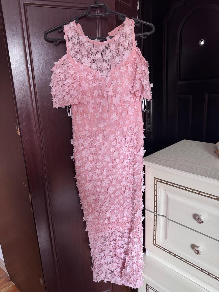 Продам платье очень красивая