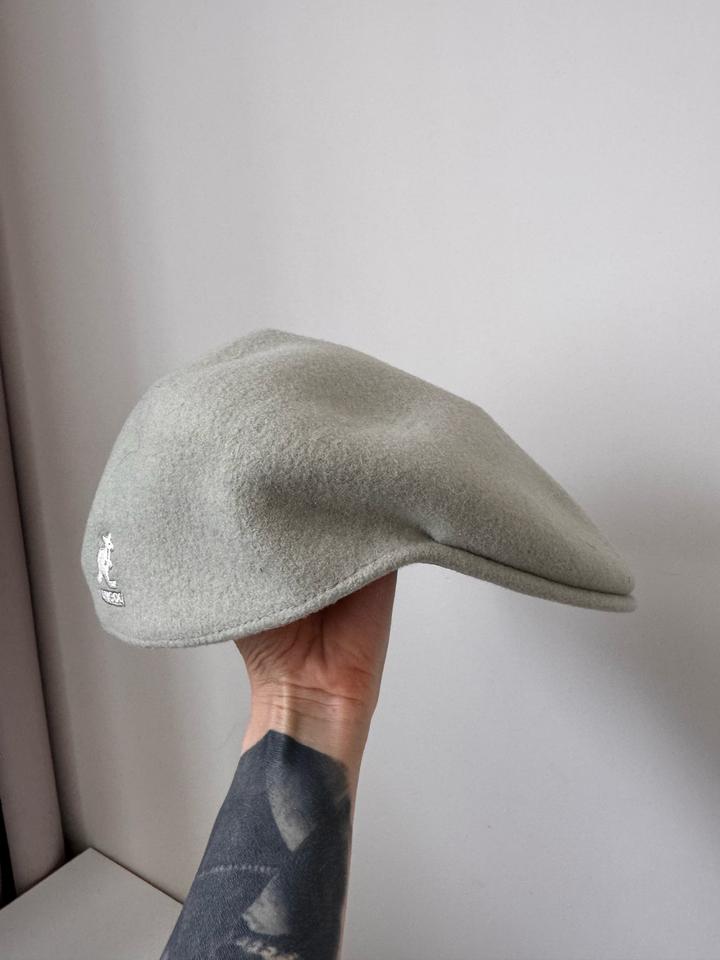 Кепка Kangol покупала у официалов оригинал