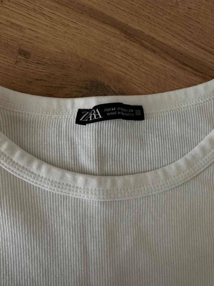 Белая кофта базаовая