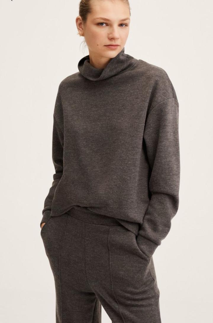 костюм на весну