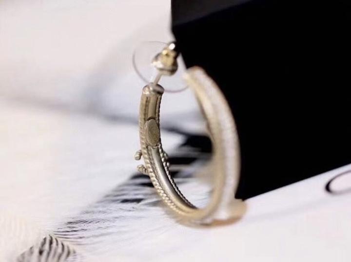 серьги Chanel