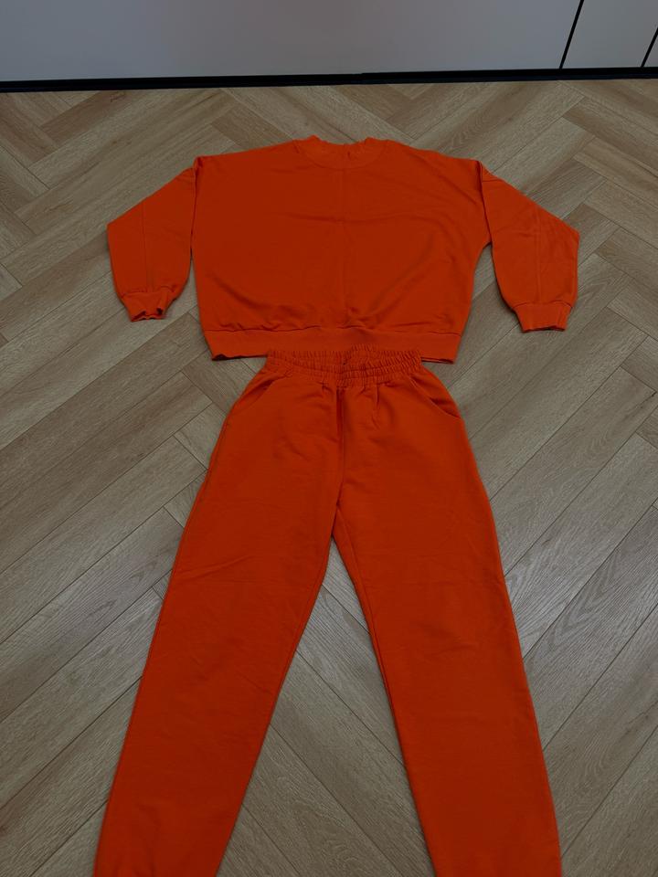 Спортивный городской костюм
