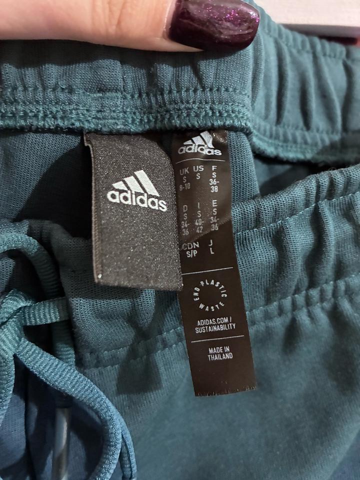 Спортивный костюм adidas