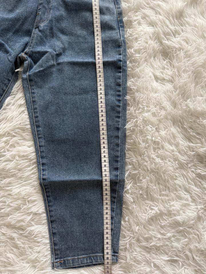 Джинсы новые