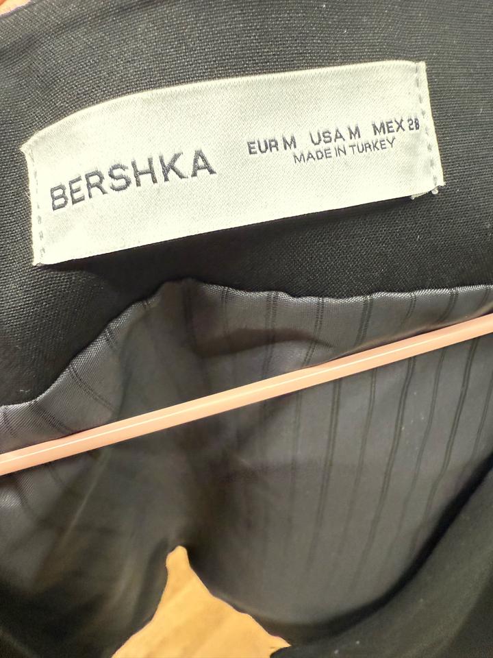 Черная Жилетка Bershka