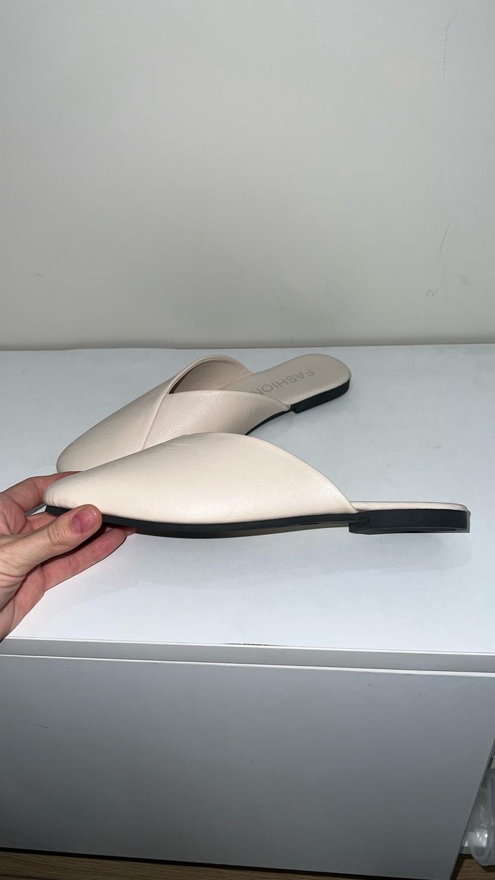 Шлепанцы беж