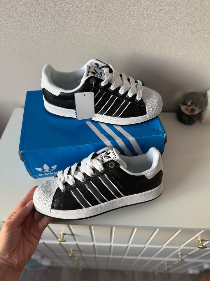Adidas Superstar