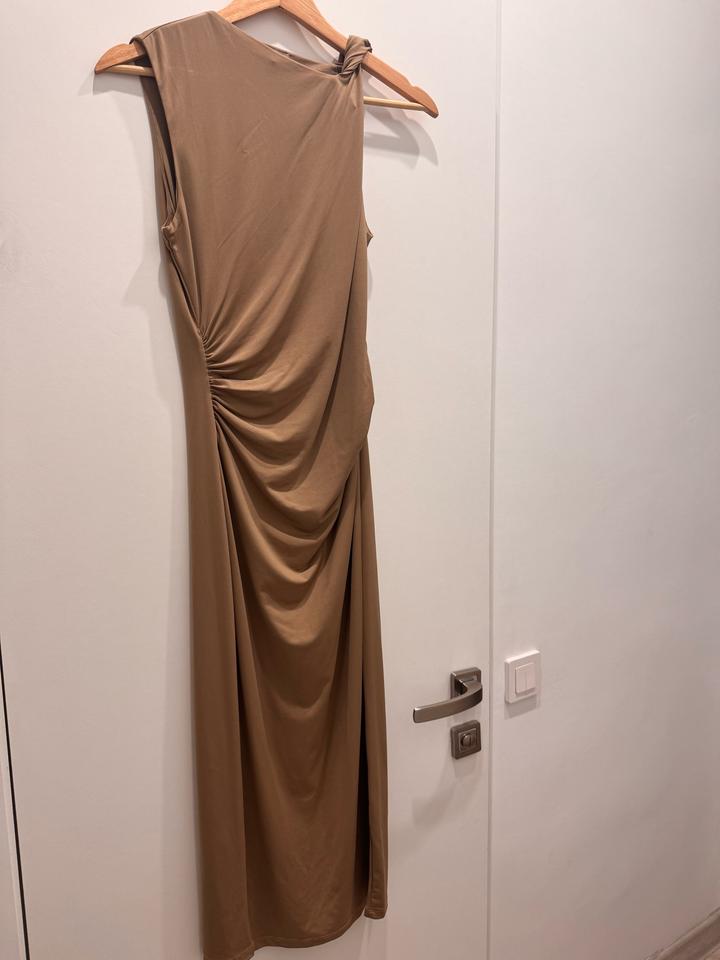 Платье в обтяг H&M