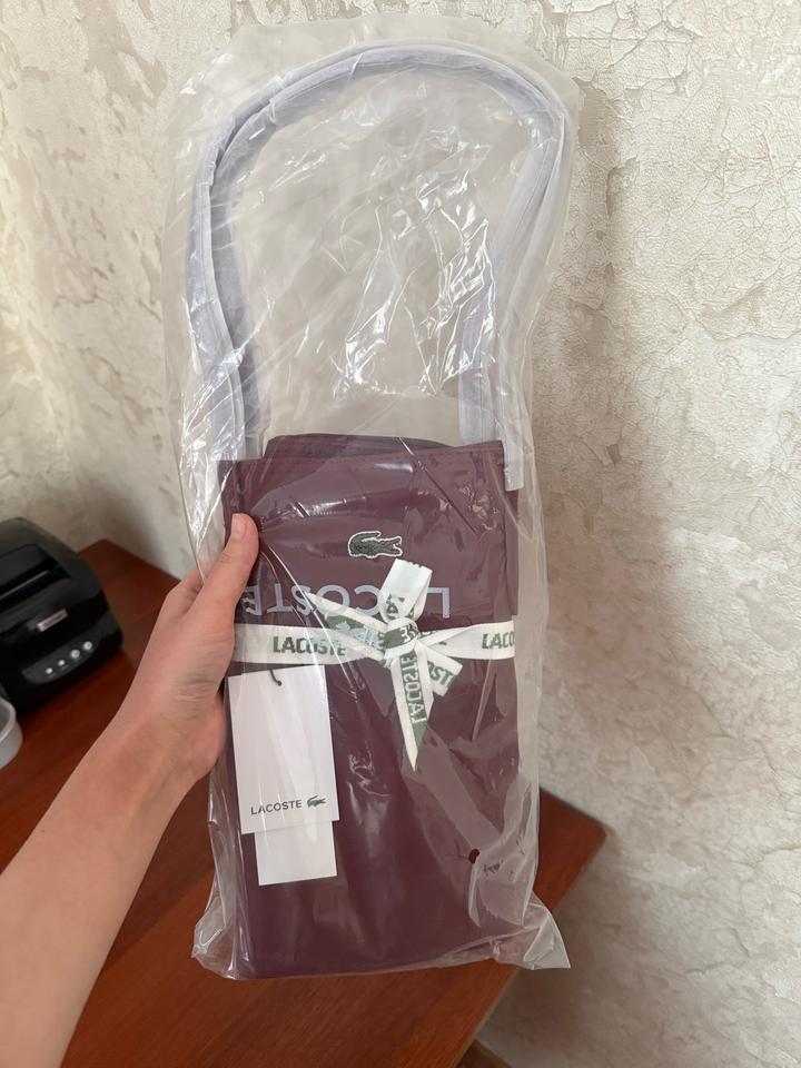 Новая сумка Lacoste