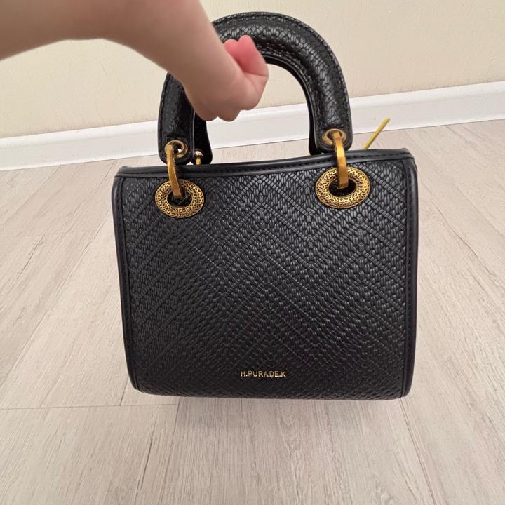 Сумка в стиле Dior от бренда H. Purade.K. Выполнена из натуральной кожи