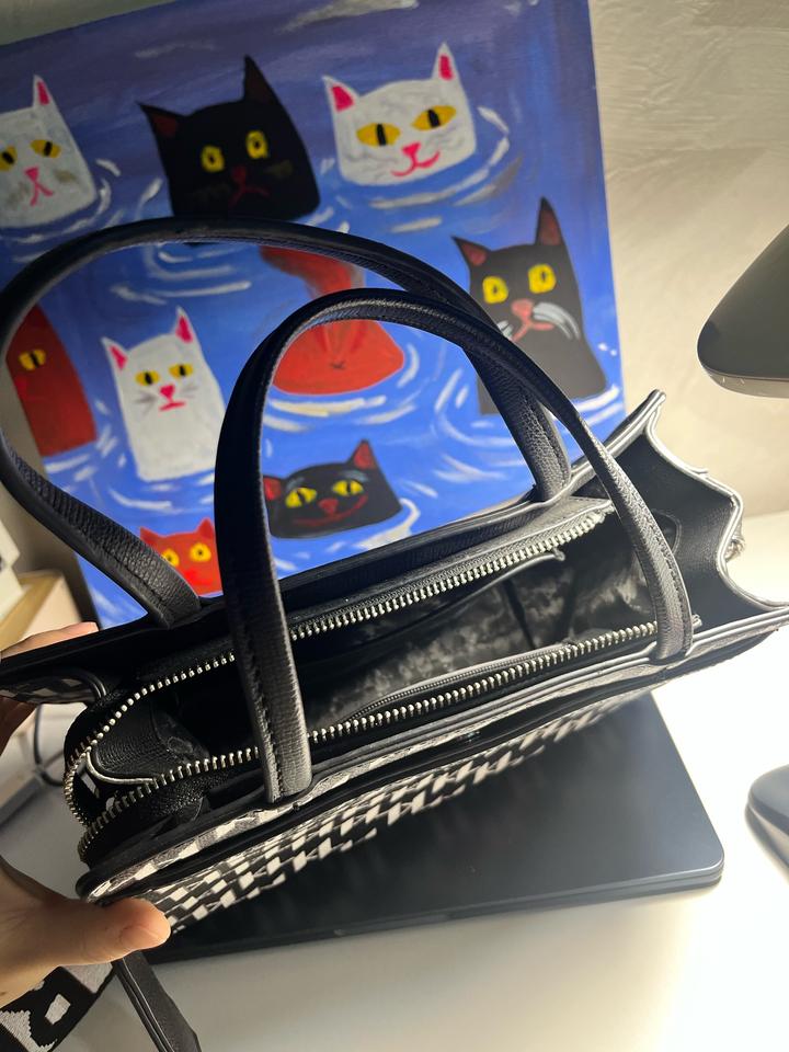 Продаю сумку Karl Lagerfeld