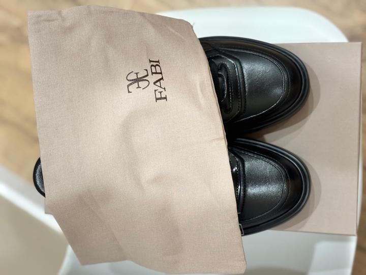 Ботинки fabi 150000тг , новые