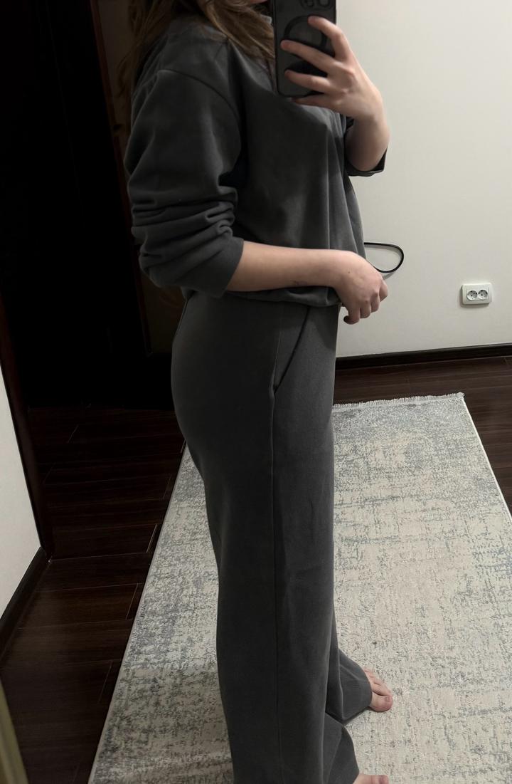 Двойка серая