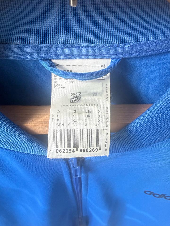 Спортивный костюм