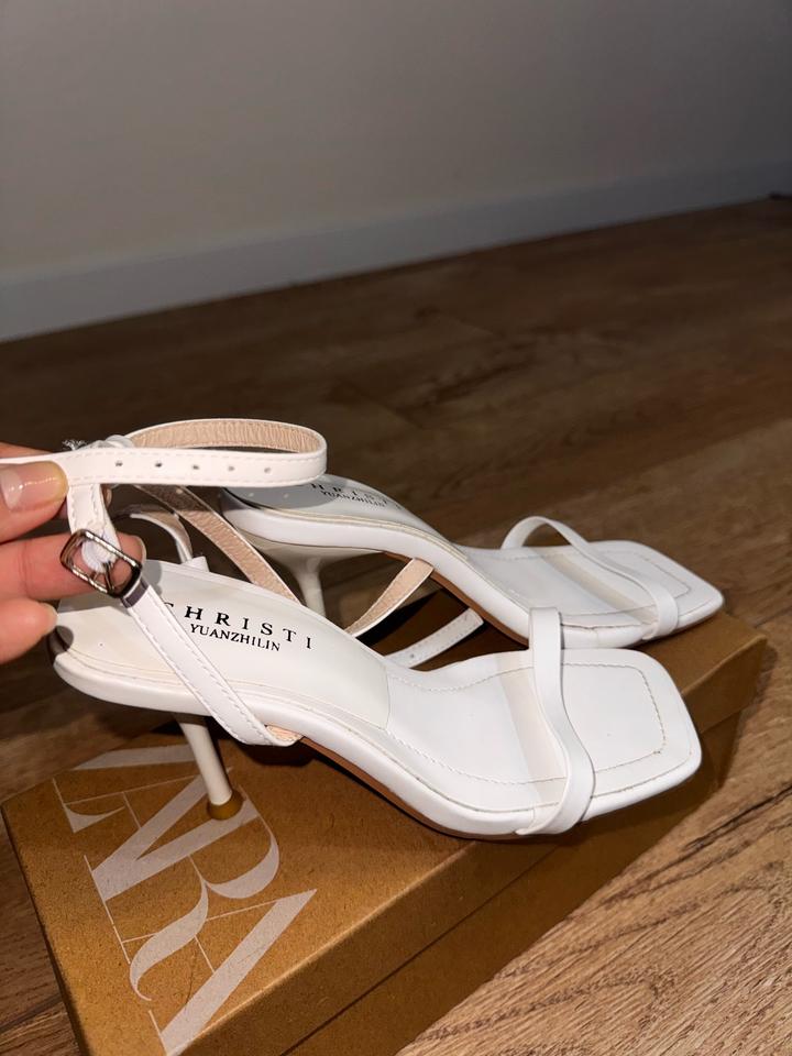 Летние босоножки