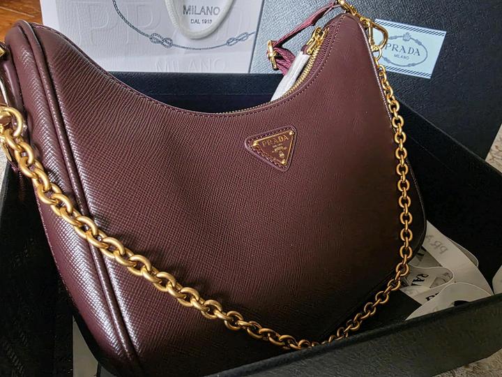 Сумка Prada Re-Edition 2005 Saffiano