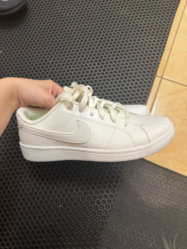 Продам кроссовки Nike