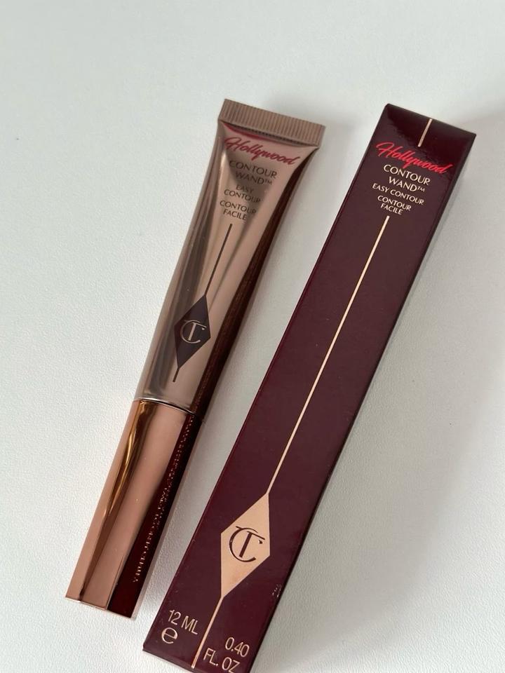 Charlotte Tilbury Жидкий контур с мерцанием