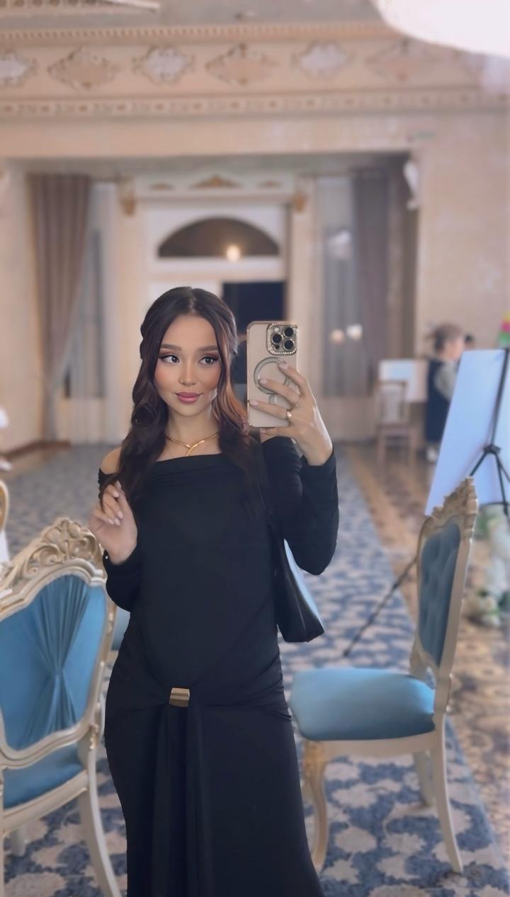 Черное длинное платье