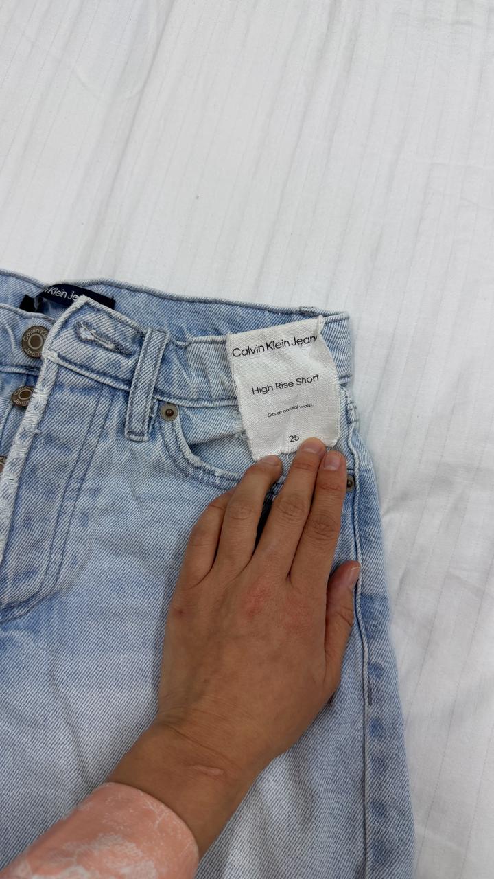 Шорты женские светлые Calvin Klein, оригинал. 25 размер XS