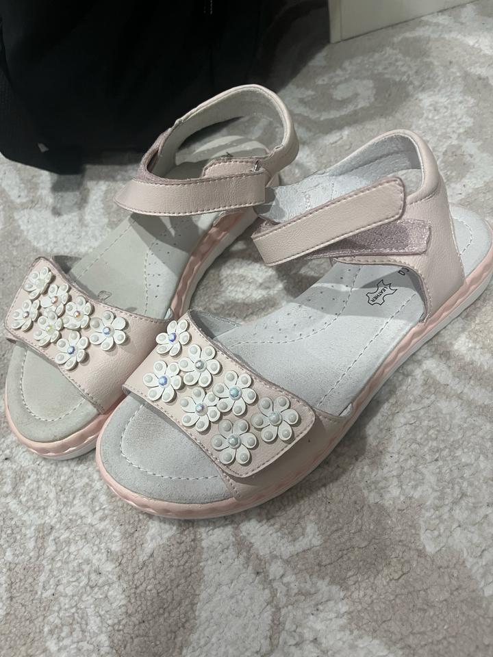 Босоножки на девочку