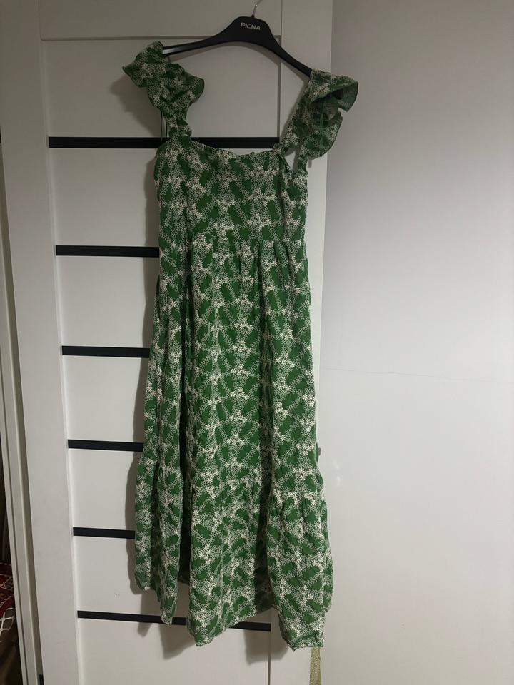 Зеленое летнее платье Zara
