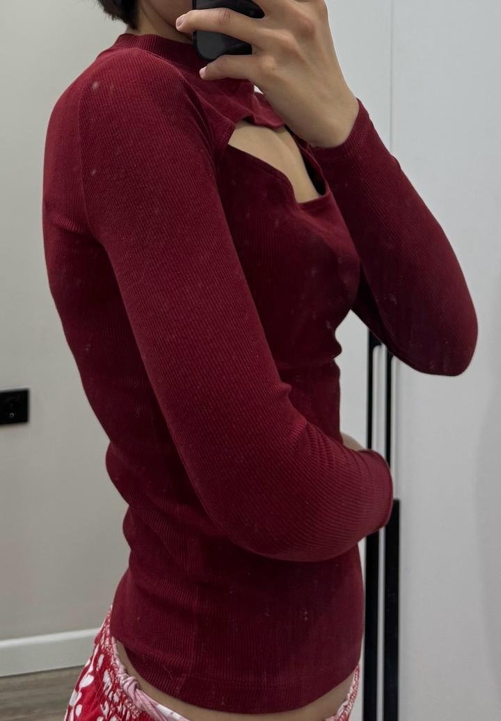 Лонгслив,кофта с вырезом