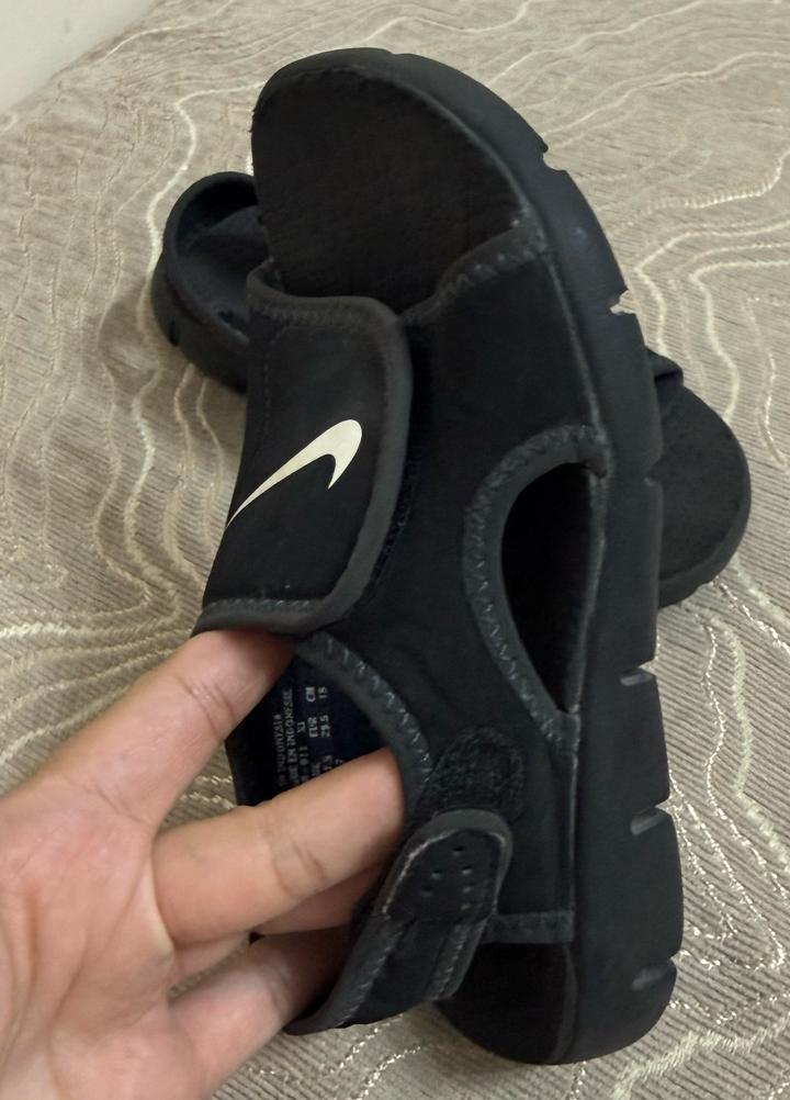 Сандали Nike