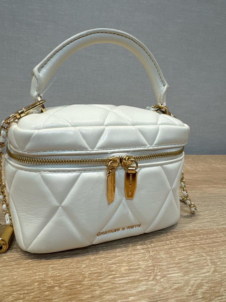 Сумка charles & keith