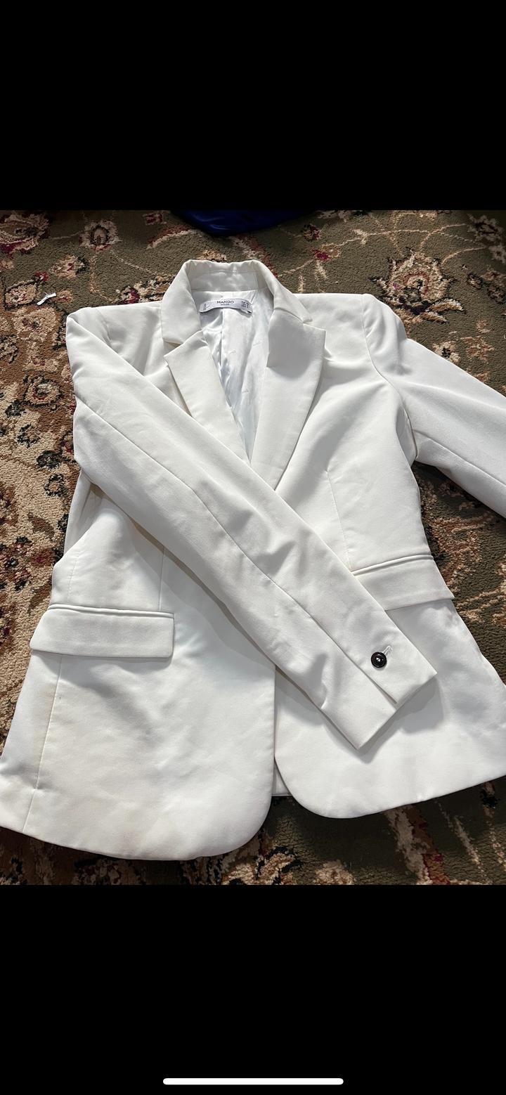Белый пиджак mango