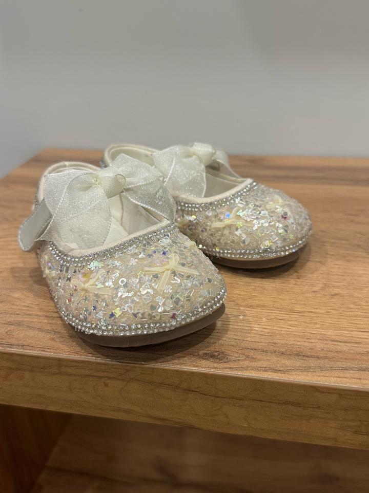 Продам туфли нарядные