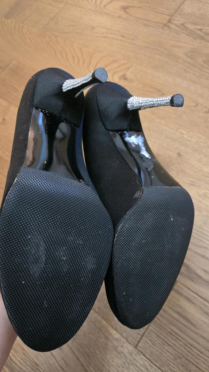 Stuart Weitzman 39