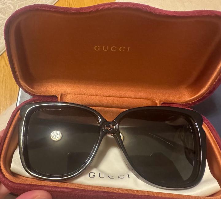 Солнцезащитные очки Gucci