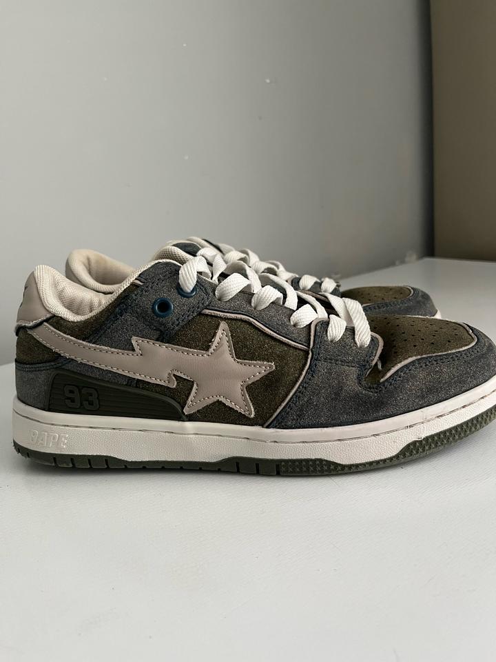 Кроссовка:Bape