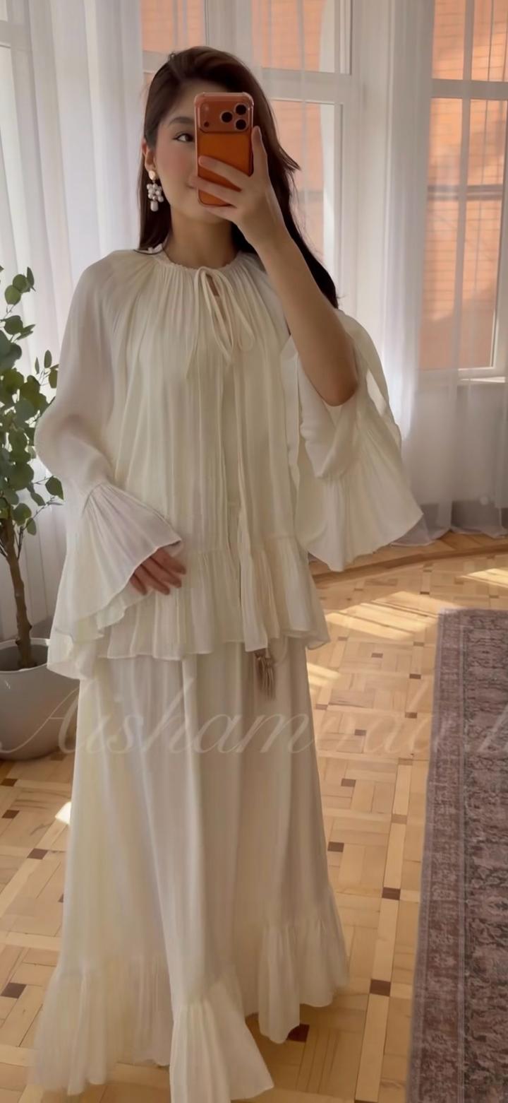 Платье с накидкой