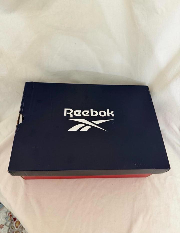 Женские кроссовки Reebok