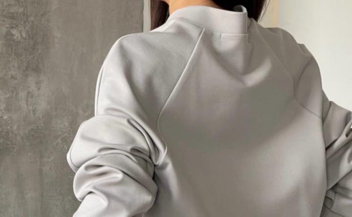 Серый костюм бомбер