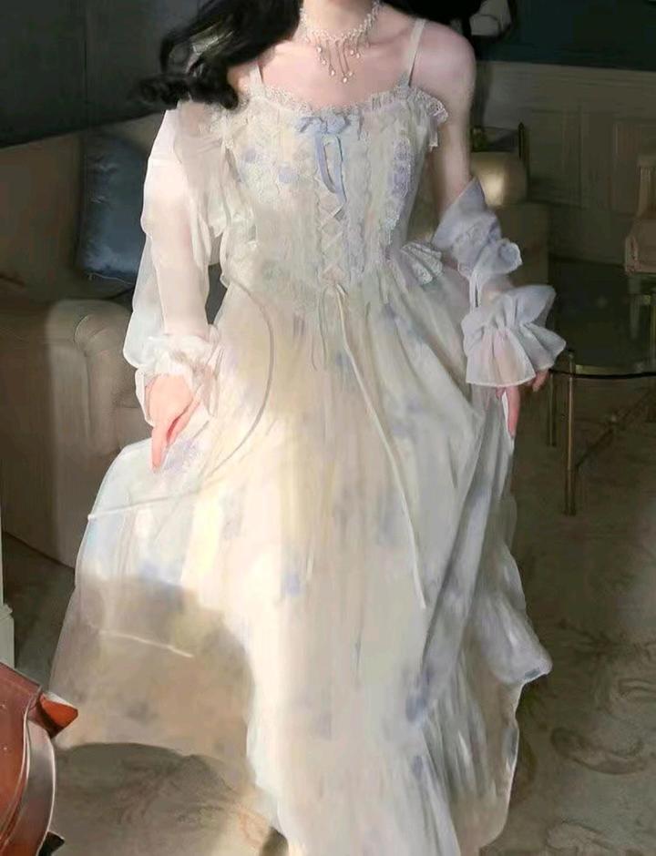 Платье с накидкой