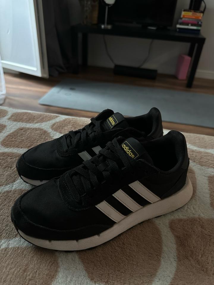 Кроссовки Adidas
