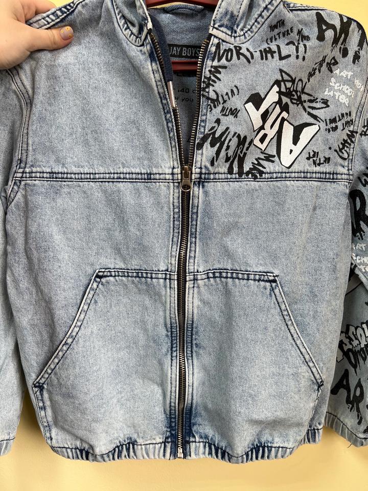 Джинсовая куртка на мальчика